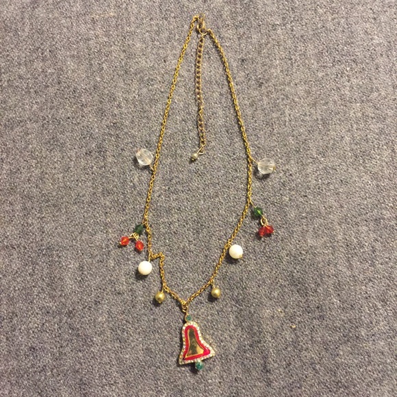 4 necklaces - Picture 4 of 13